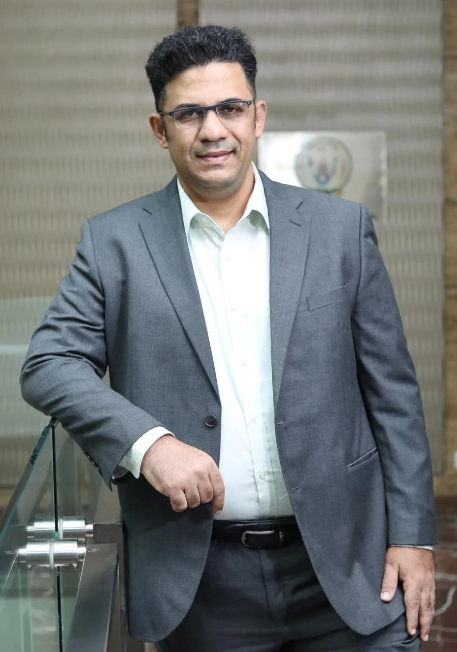 Om Ahuja